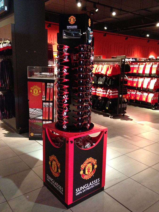 Manchester United - Sunglasses carousel for the Club shop
